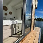 보트호텔 Houseboat 