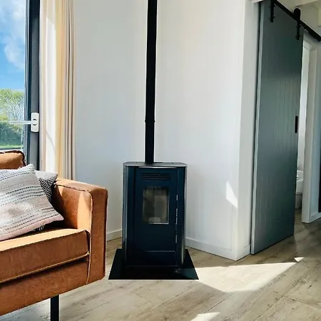 بوتيل Surla Houseboat 